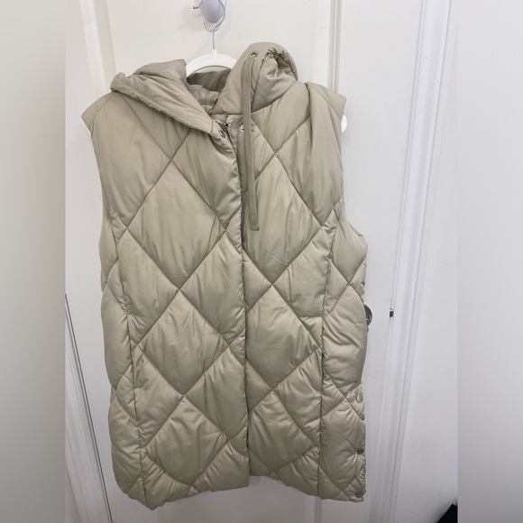Primark Tan Puffer Vest - Picture 1 of 4